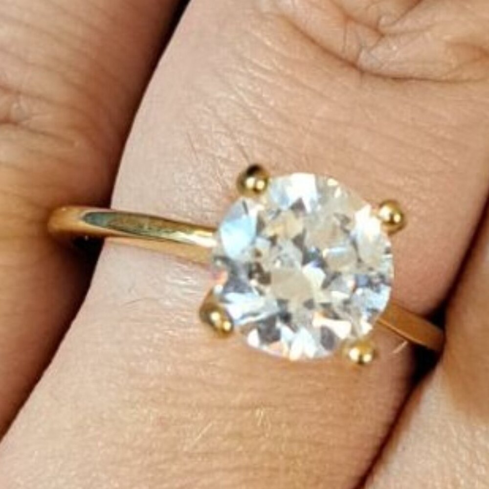 18BK HGE Gold Solitaire Ring With Clear Gemstone Size  7/8